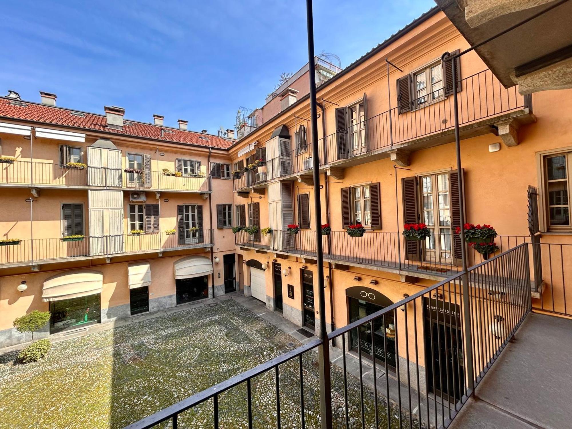 Elegante Appartamento Nel Centro Storico Di Torino Buitenkant foto